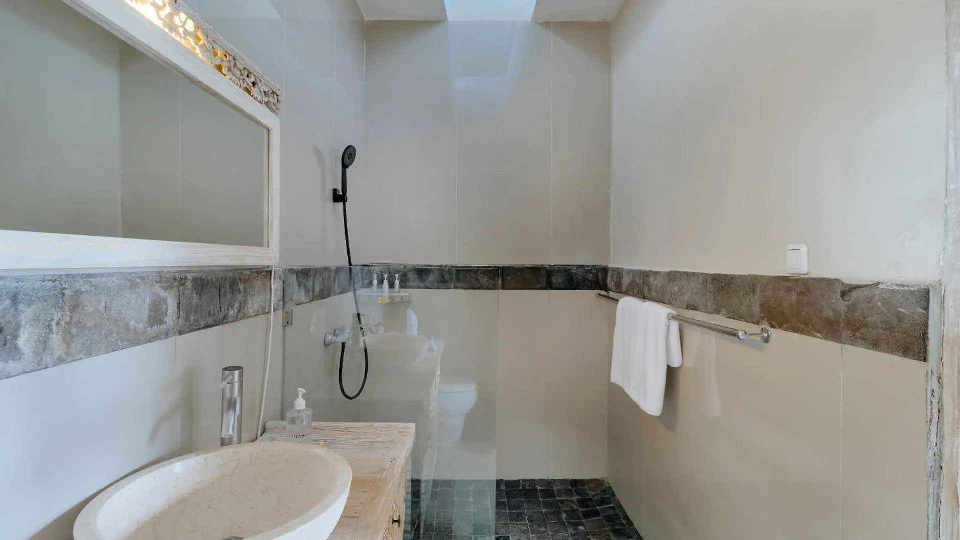 Villa Nakula Suites Legian  Hotel