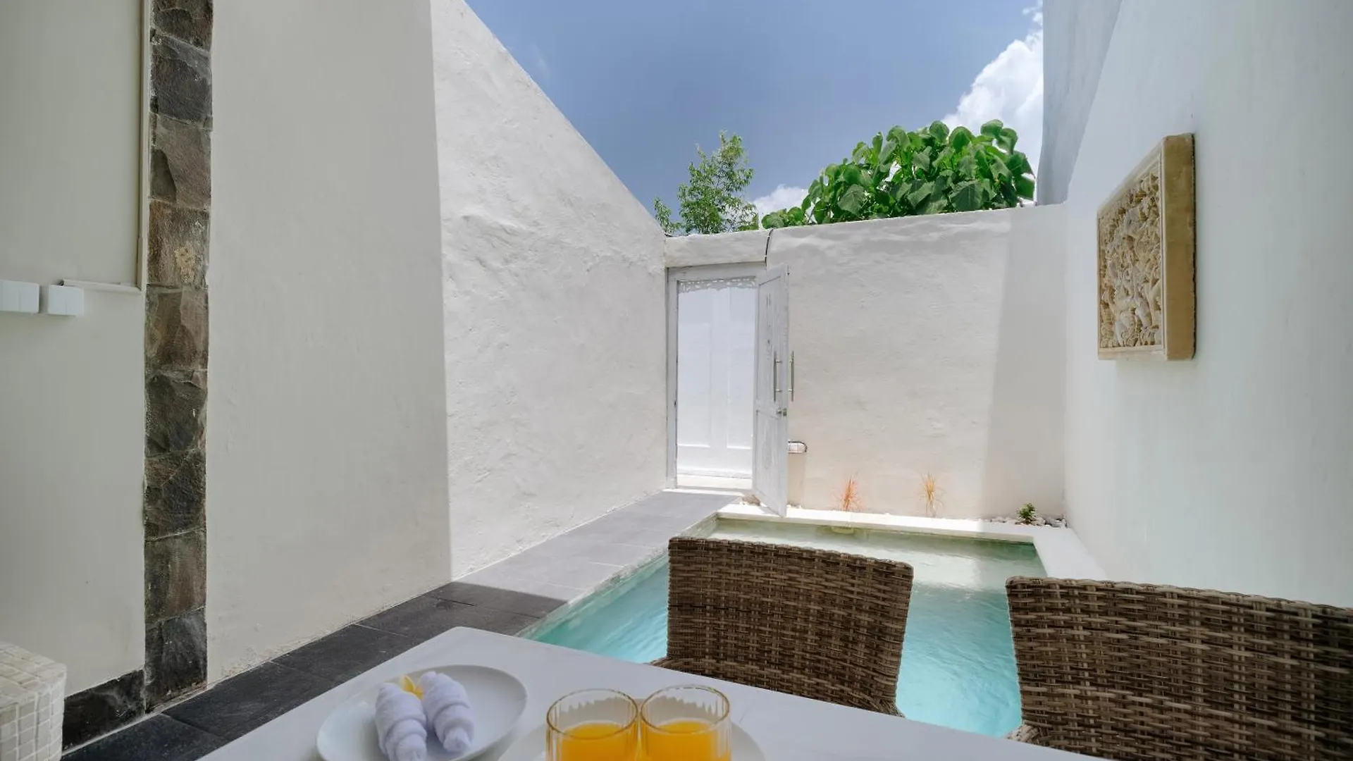 Villa Nakula Suites Legian  0*, Legian (Bali) Indonesia