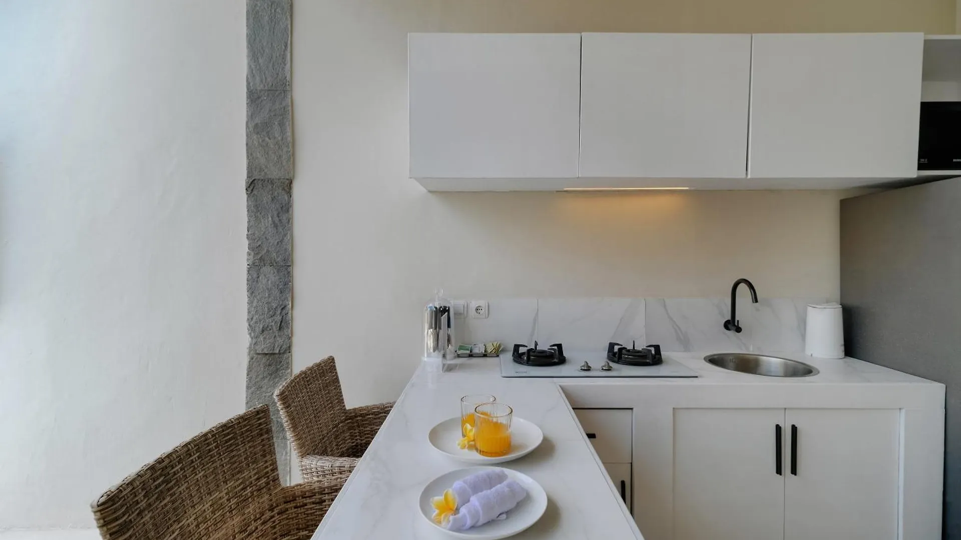 Villa Nakula Suites Legian  0*, Legian (Bali)