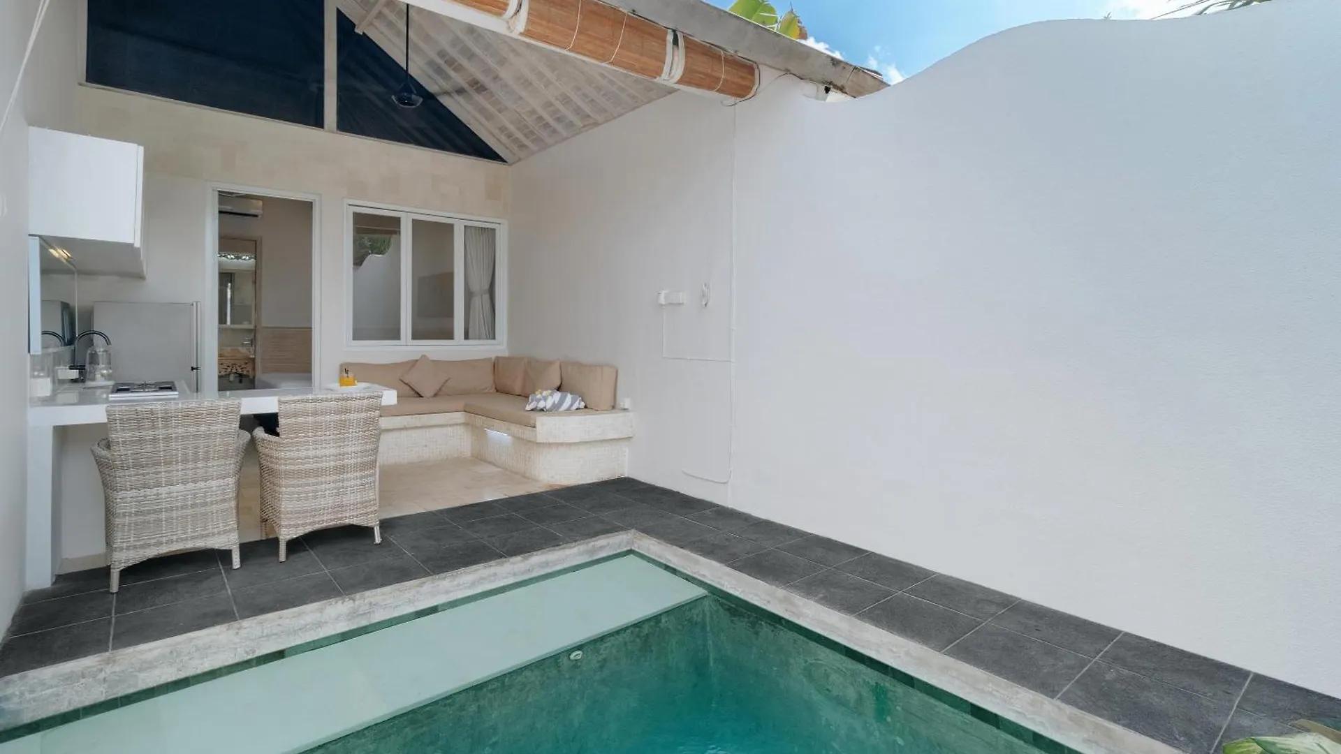Villa Nakula Suites Legian